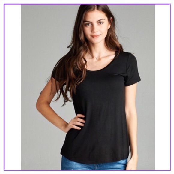 WILA Tops - Black Slouchy Round Neck Tee